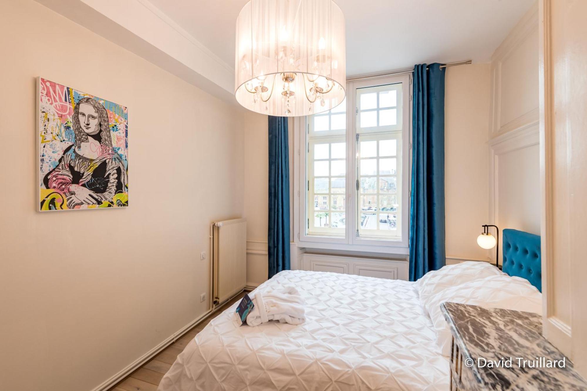 Suites Mana - Matahina Avec Vue Superbe Sur La Place Ducale Et Parking Prive Inclus Charleville-Mézières Exterior foto