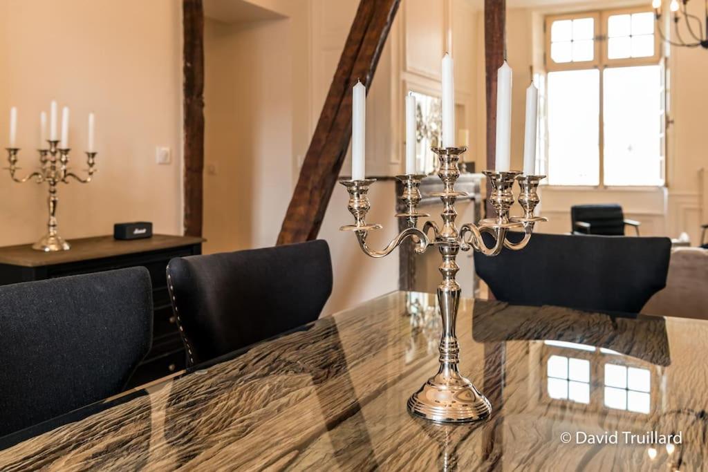 Suites Mana - Matahina Avec Vue Superbe Sur La Place Ducale Et Parking Prive Inclus Charleville-Mézières Exterior foto
